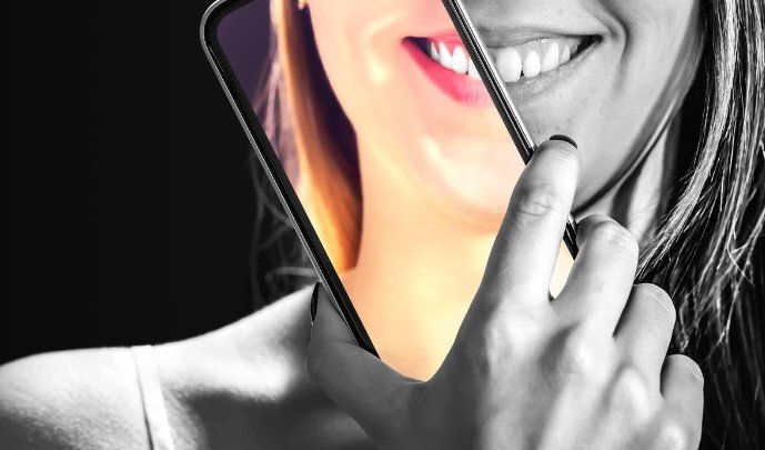 Enhancing Beauty Retouching Techniques in Fashion Photo Editing